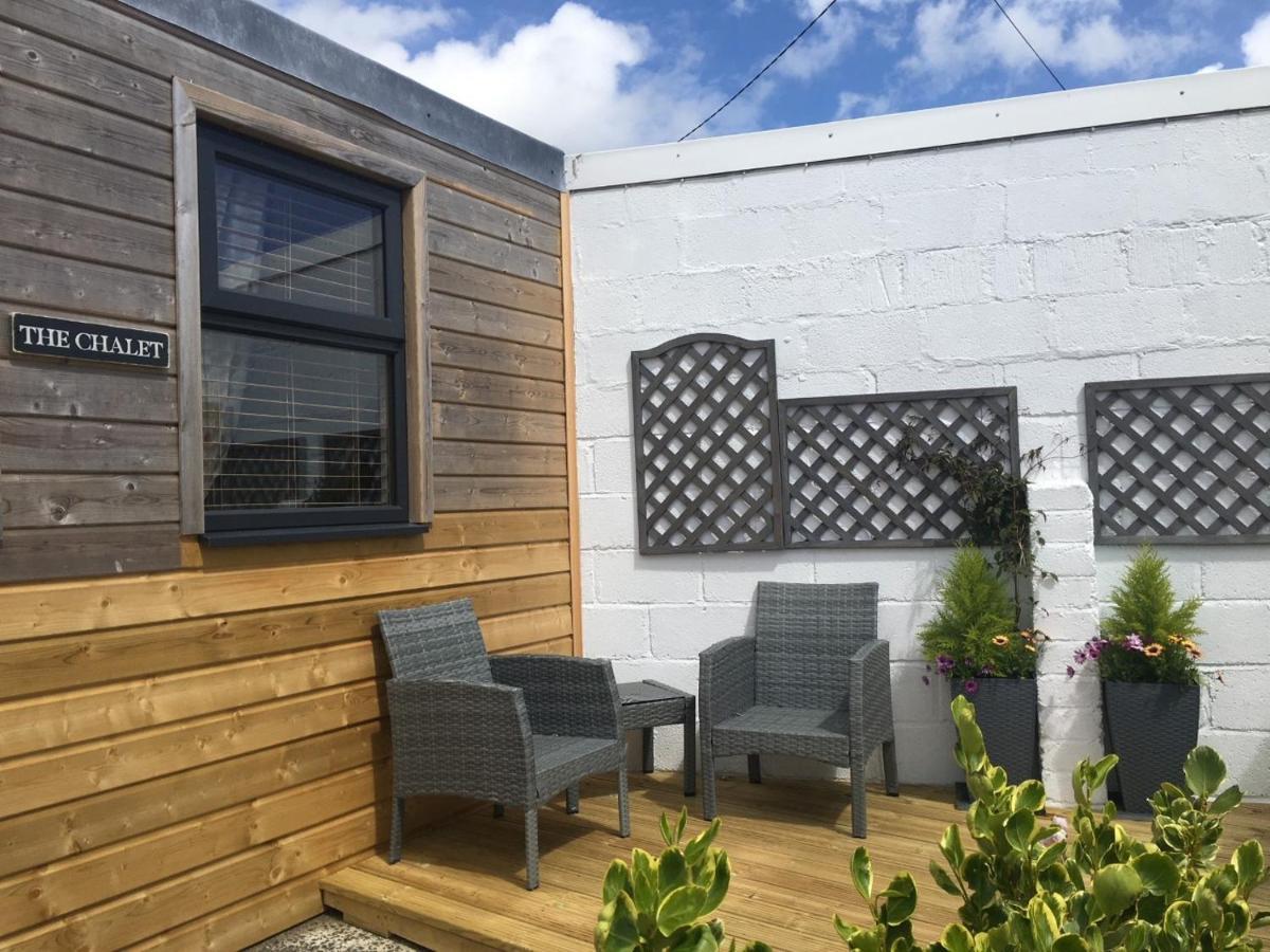 1-Bedroom Chalet With Parking On Site Looe Exterior foto